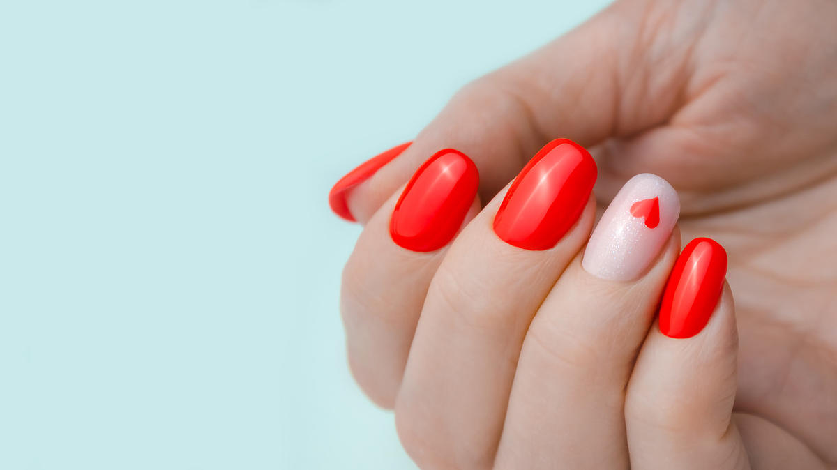 Paznokcie Z Serduszkami Top Inspiracji Na Romantyczny Manicure Na