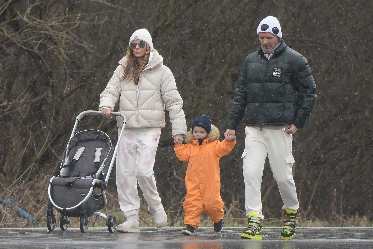 Małgorzata Rozenek w zimowej stylizacji na rodzinnym spacerze