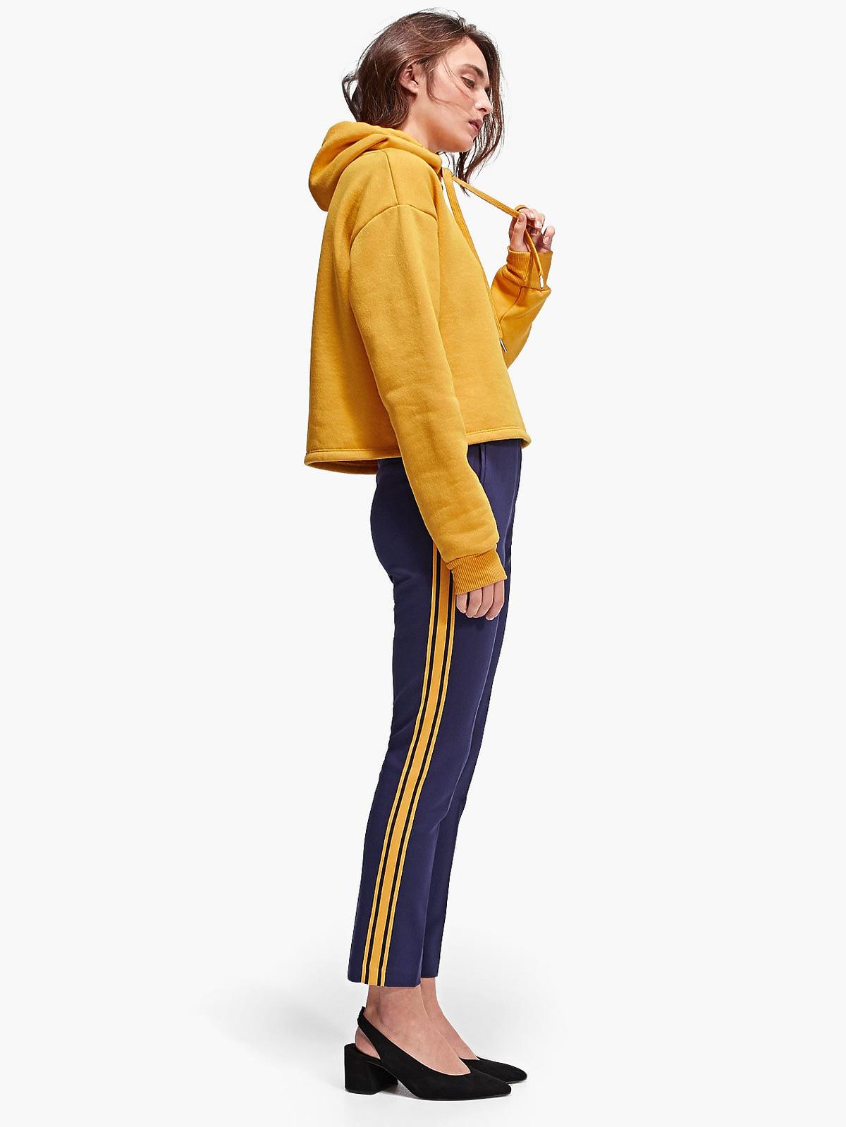 Kolorowe spodnie z lampasami - Stradivarius - 99,90 zł
