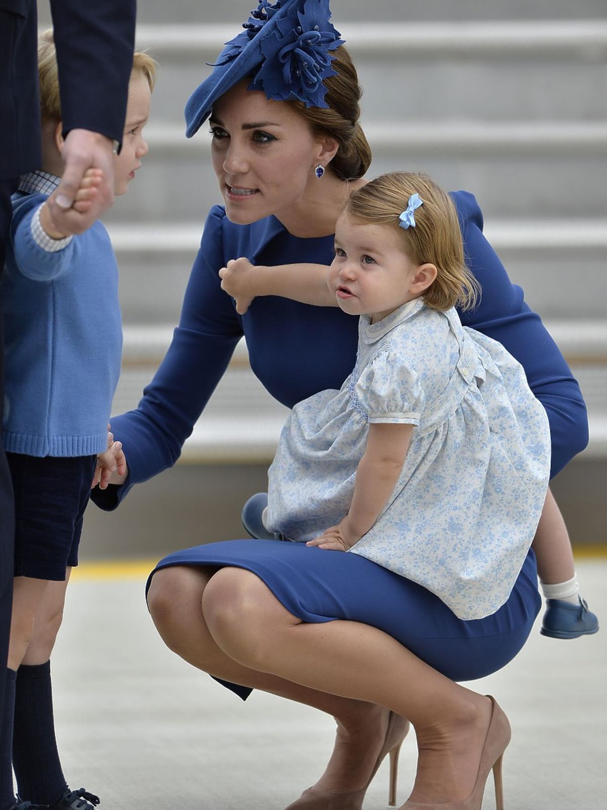 Księżna Kate z księżniczką Charlotte