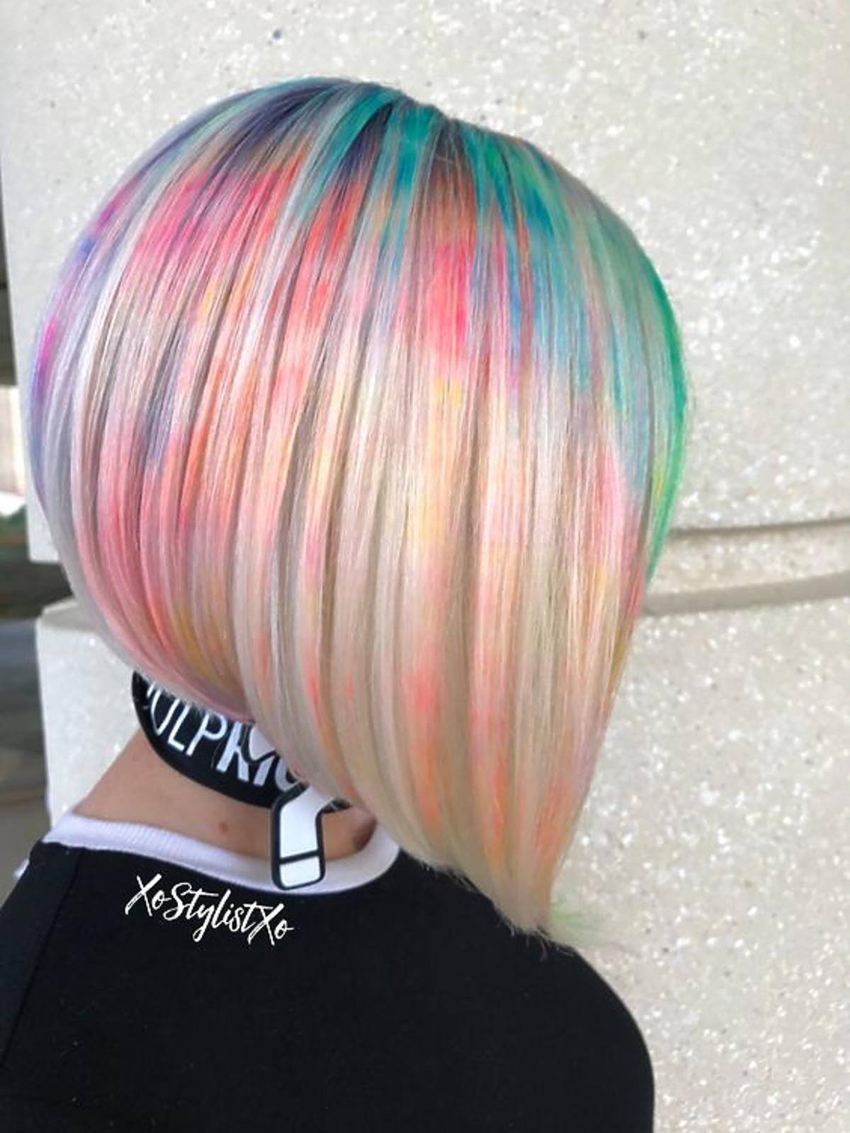 Szalona koloryzacja tie-dye