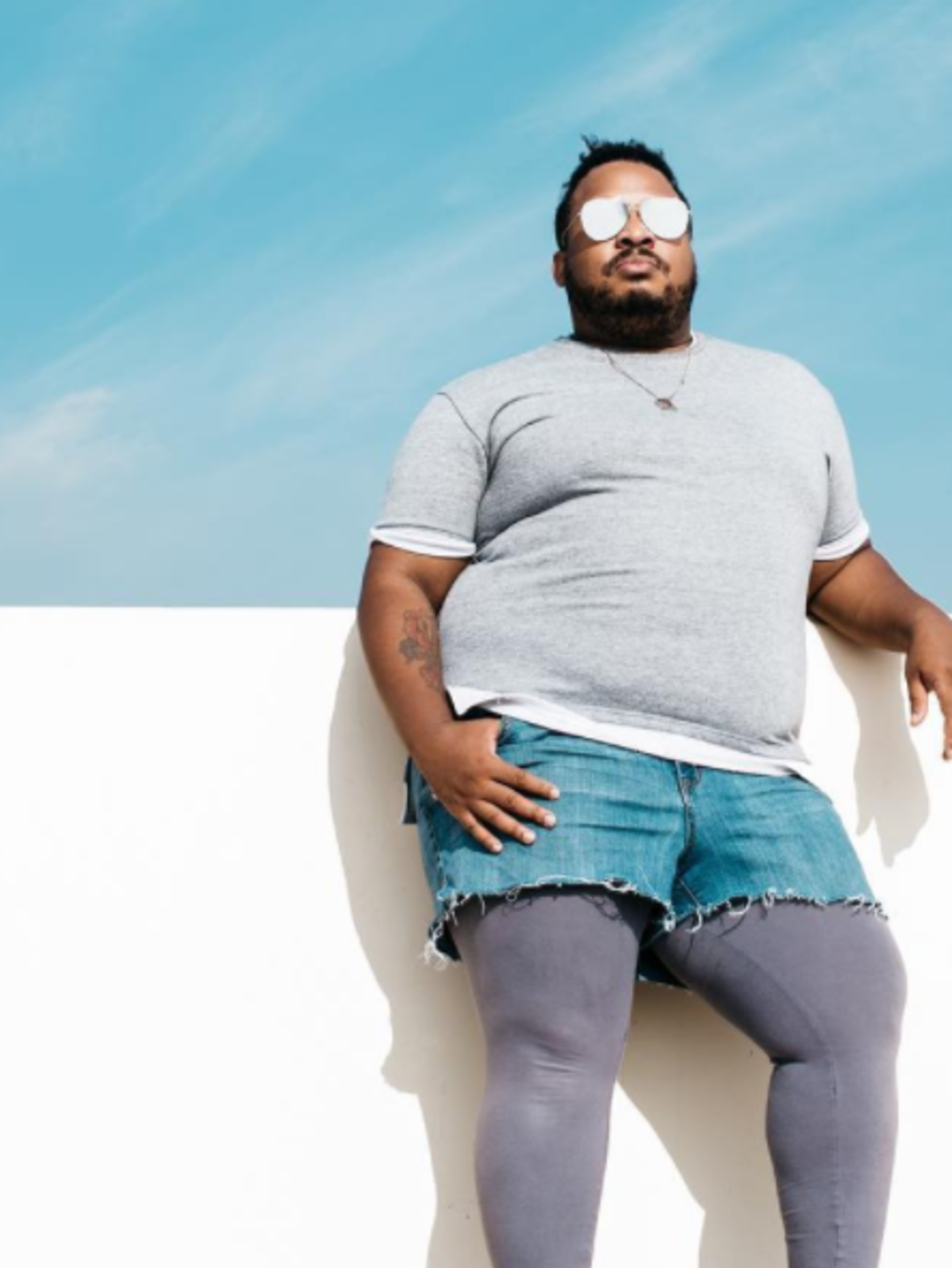 Dexter Mayfield - model plus size, który podbija internet