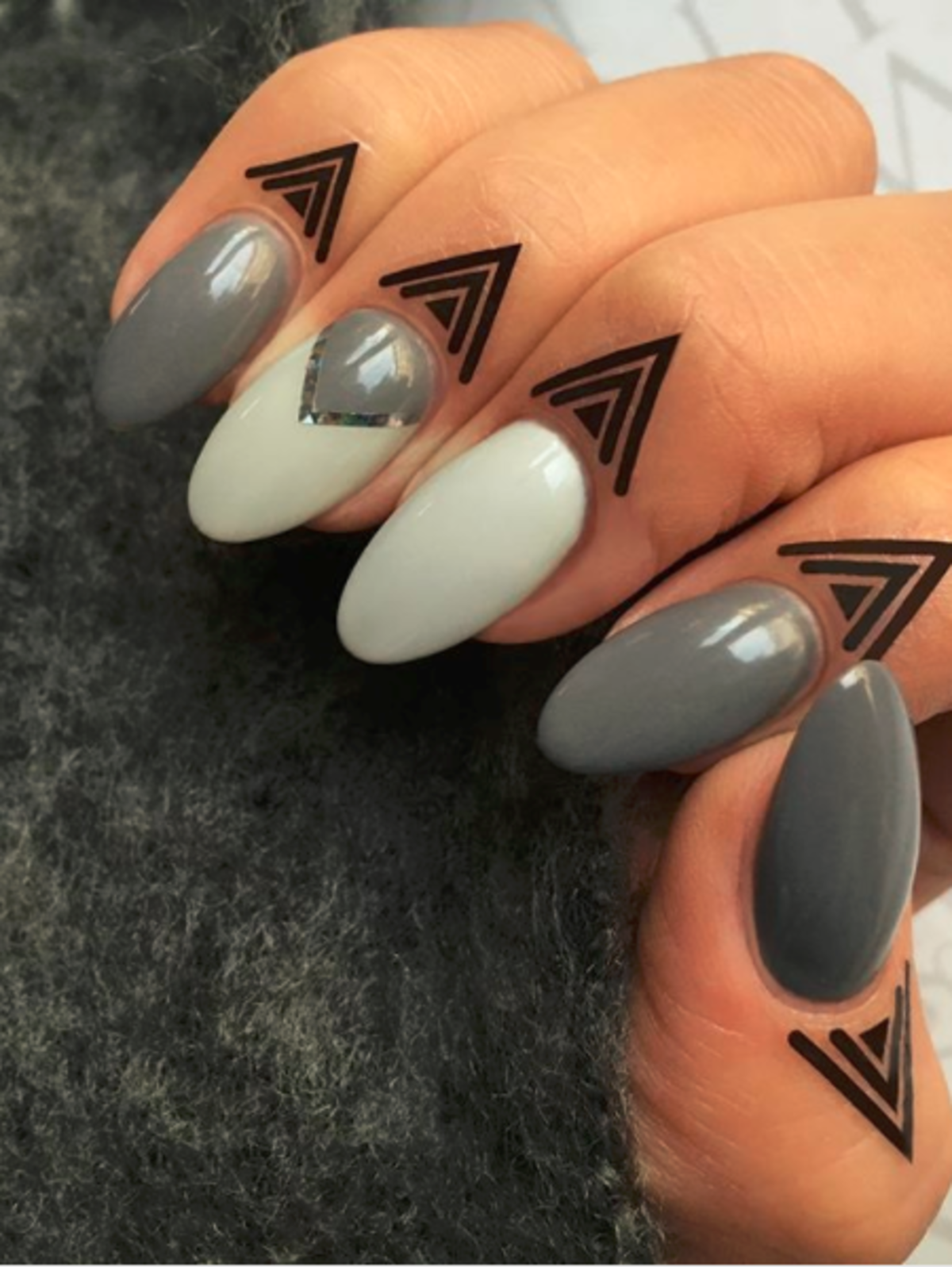 #CuticleTattoo - tatuaże na palcach hitem na Instagramie