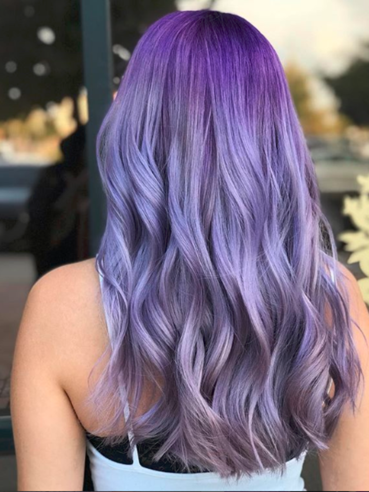 Modna fryzura - fioletowy kolor