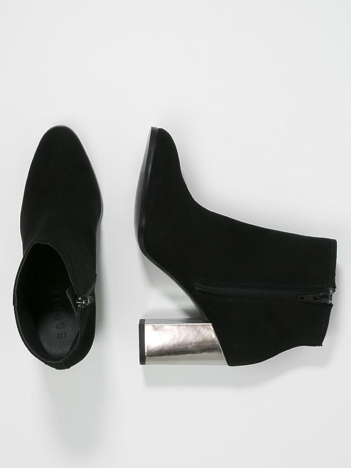 Czarne botki z ozdobnym obcasem w kolorze srebra - Esprit (Zalando) - 164,50 zł