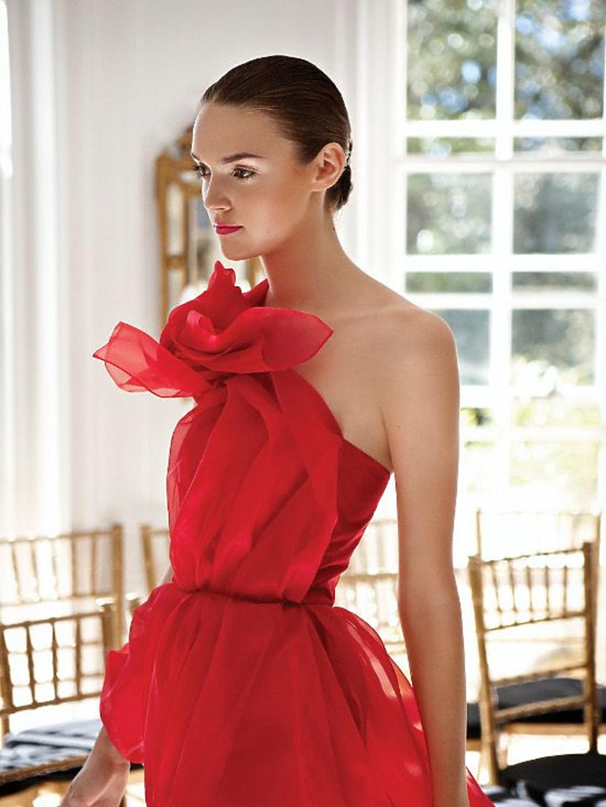 Kobieca garderoba – czerwona sukienka