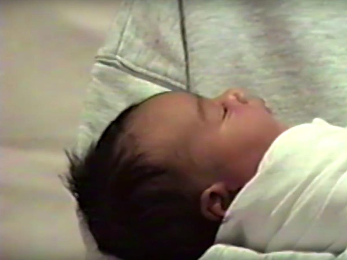 Chicago West w zaledwie tydzień po urodzeniu w objęciach cioci Kylie