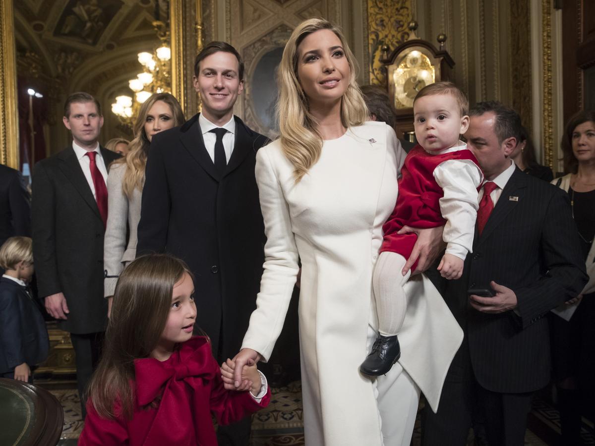 Ivanka Trump i Jared Kushner z córkami