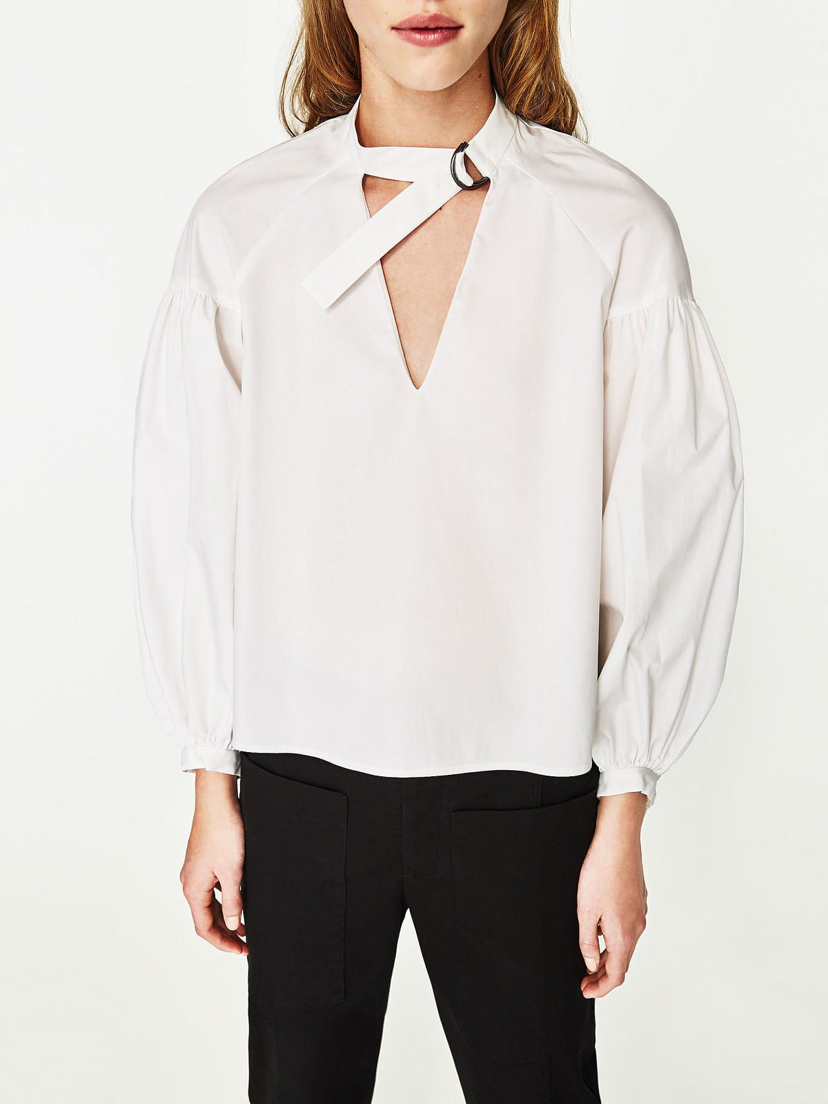 Biała bluzka z chokerem - Zara