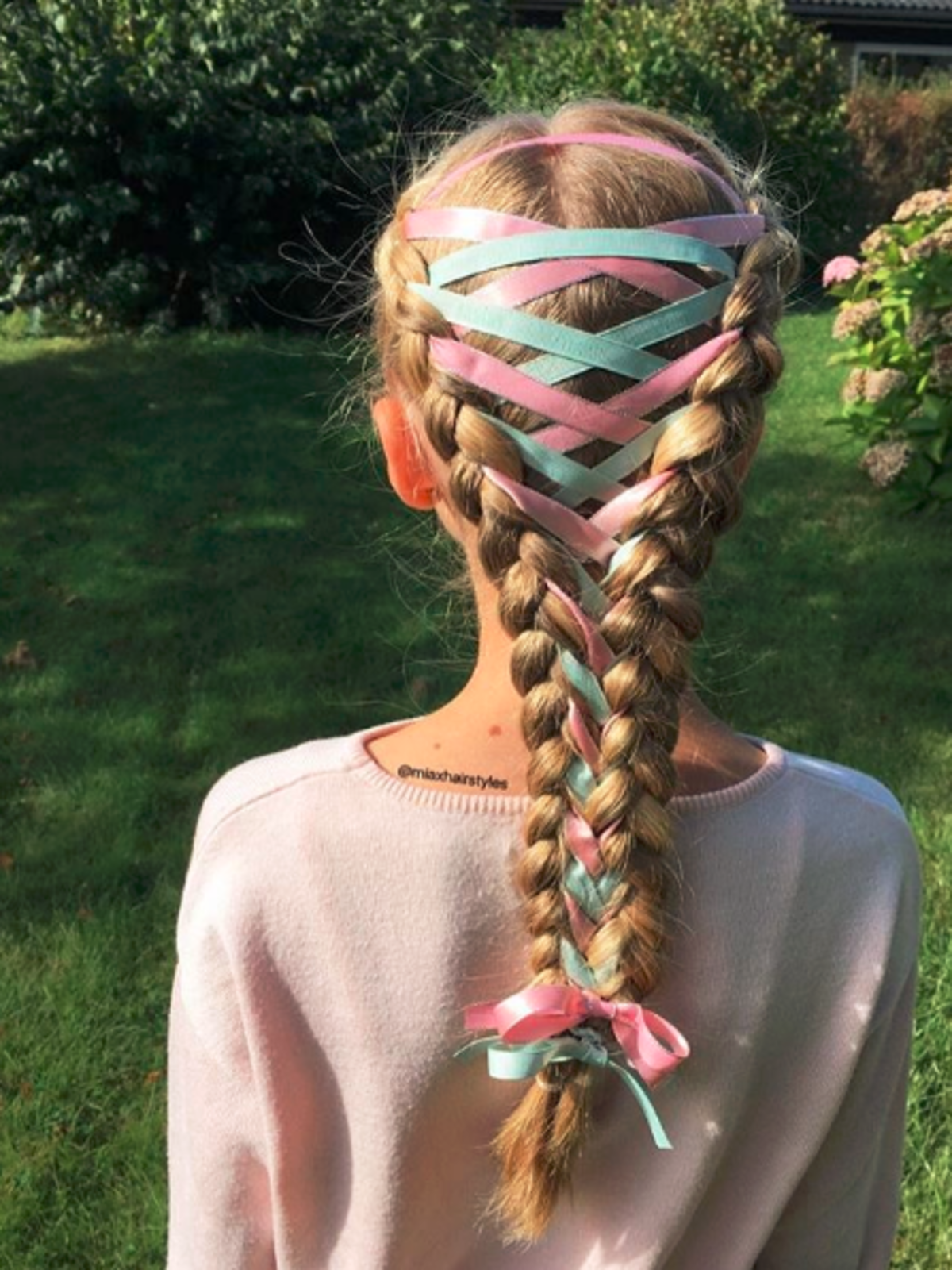 Zdjęcie: Instagram.com/miaxhairstyles