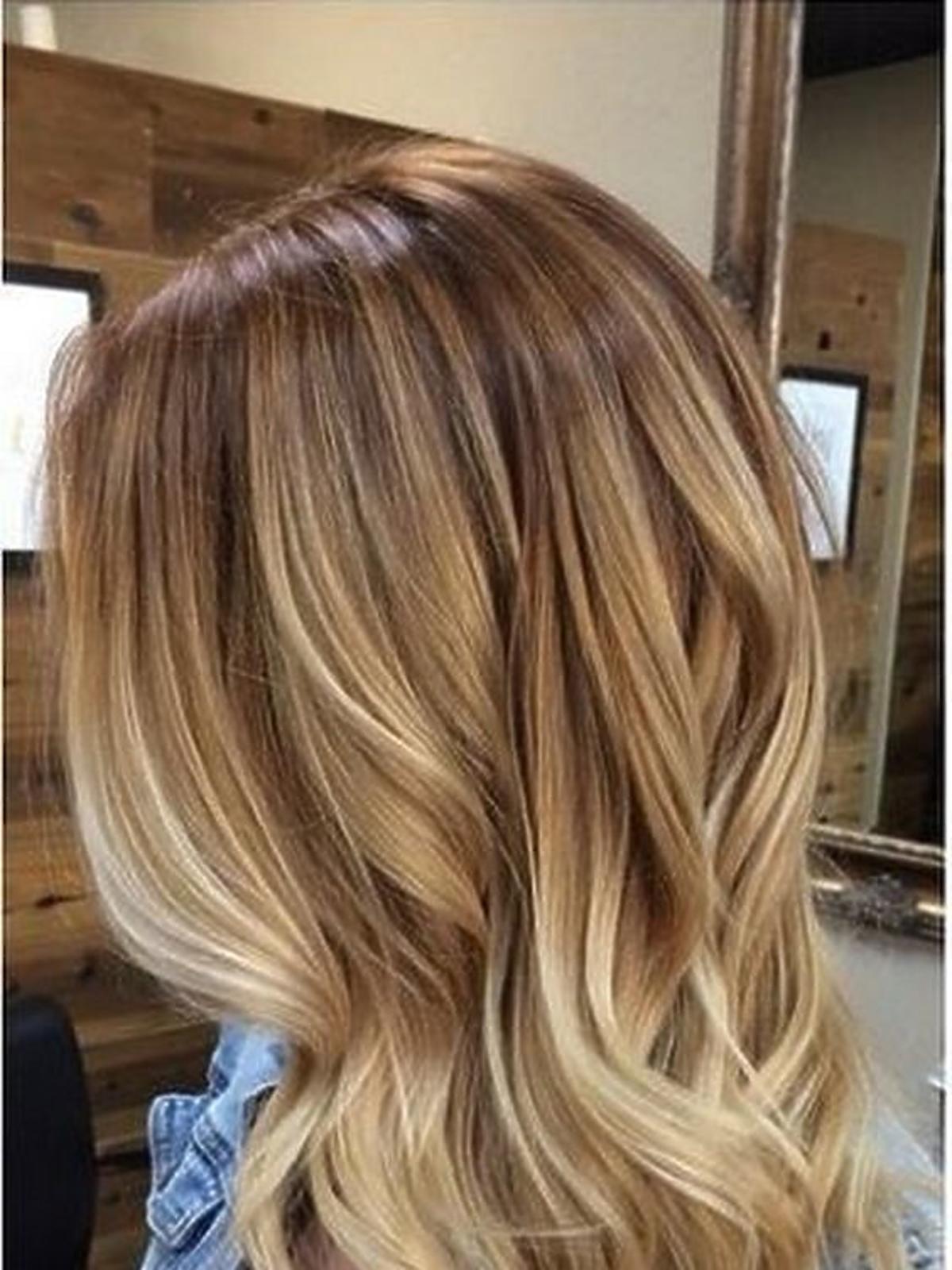 Balayage uzyskany techniką palm paintingu