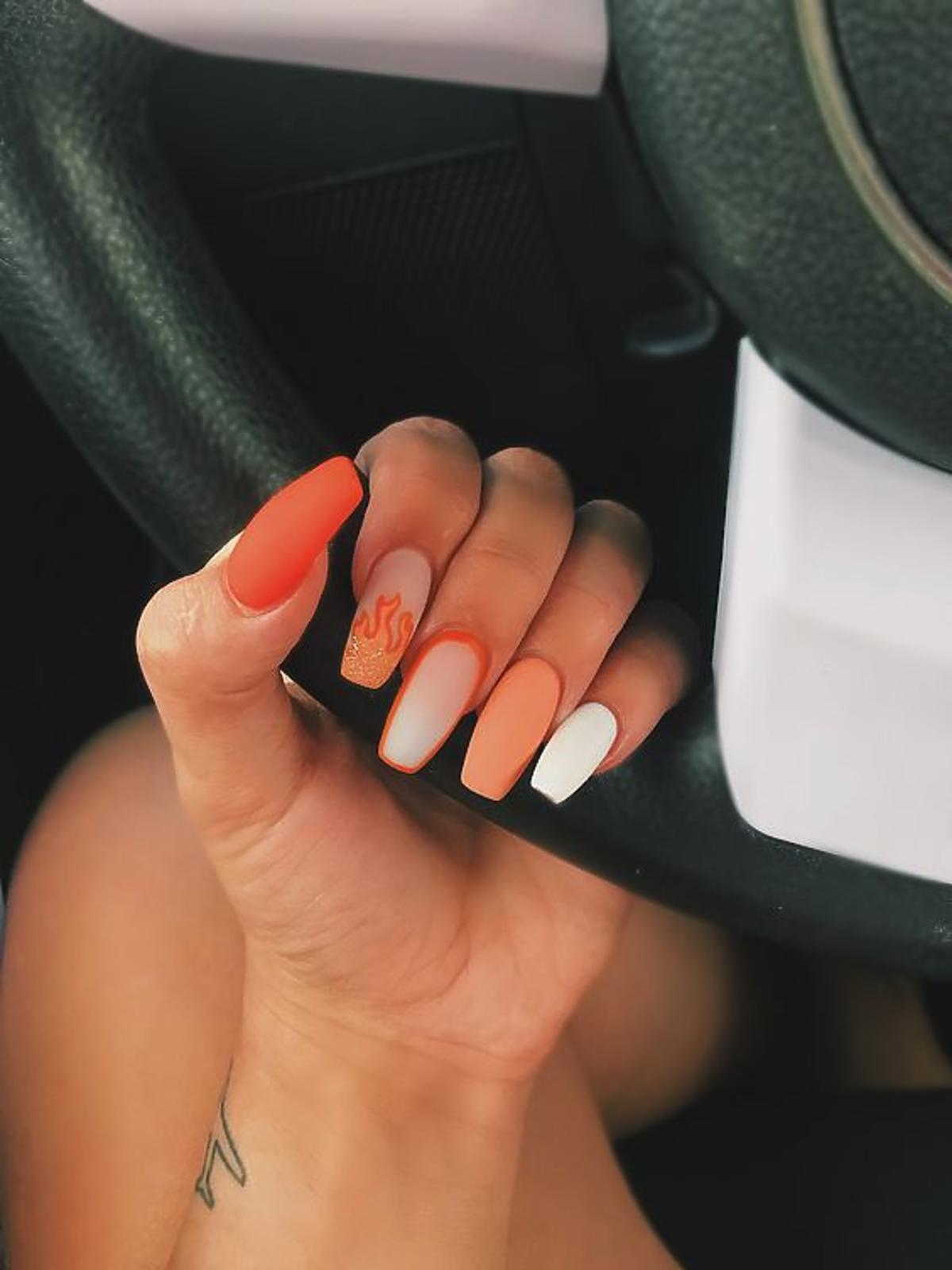 Pomarańczowy manicure - inspiracje