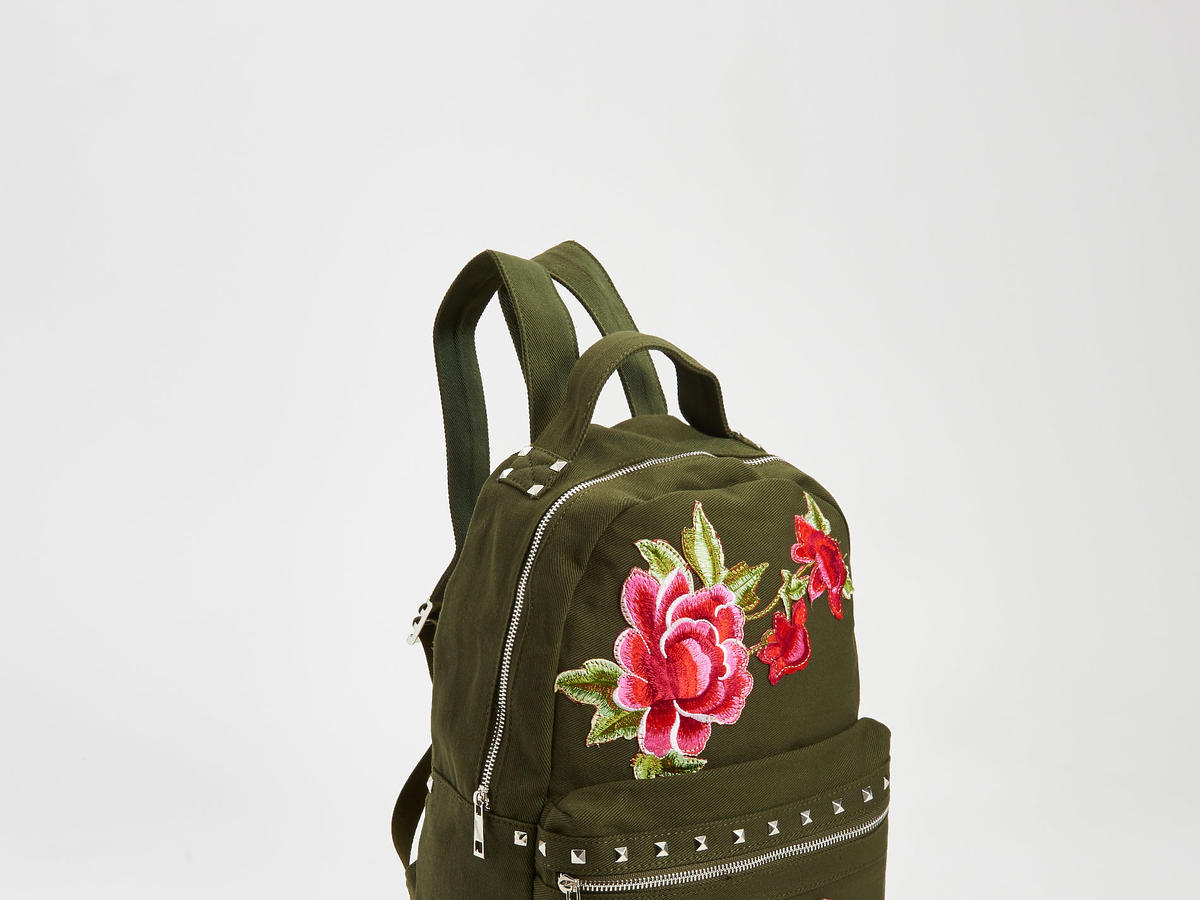 Zielony plecak z naszywkami w kwiaty - Reserved - 139 zł