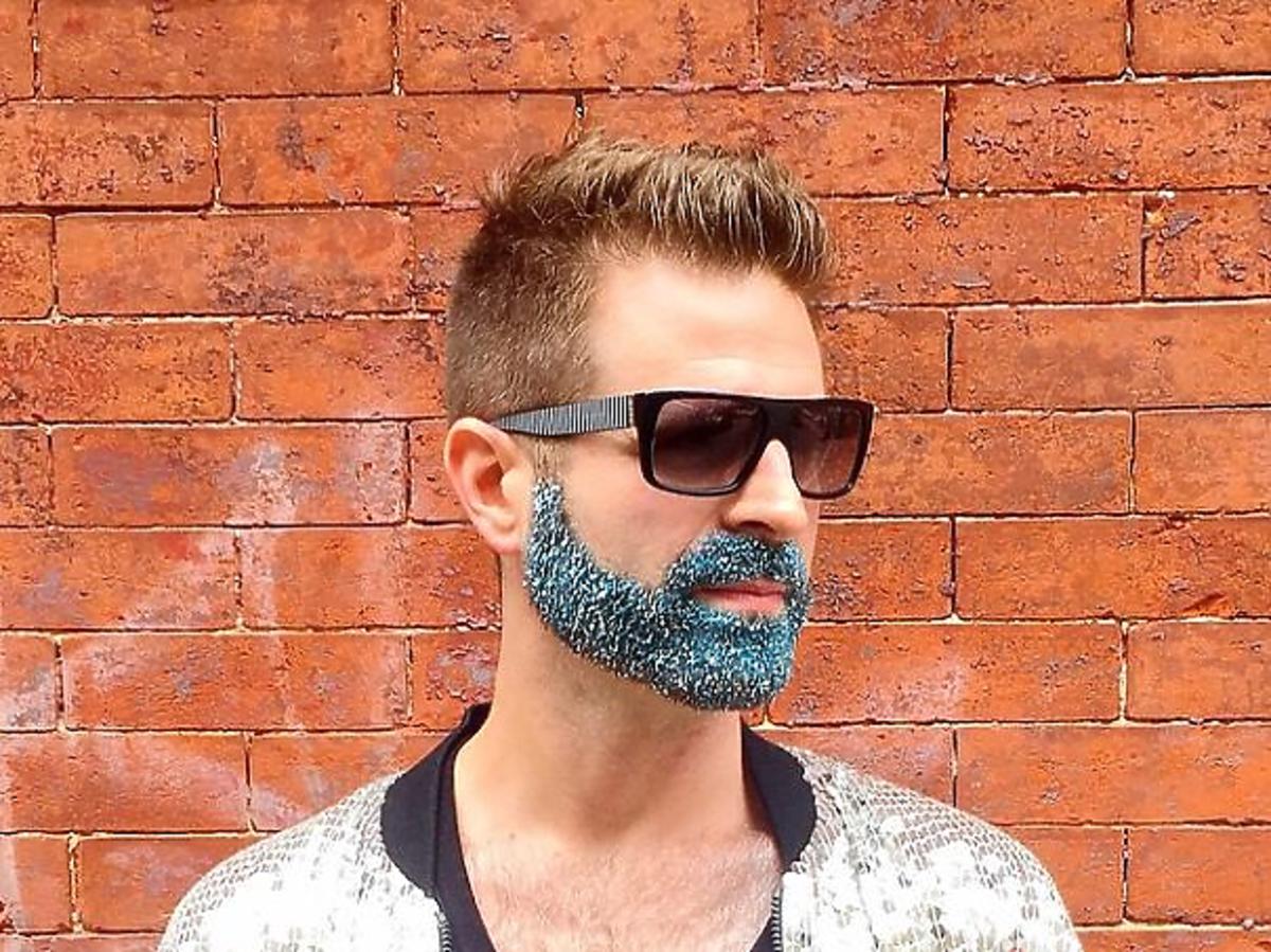 Błękitna brokatowa broda #glitterbeard