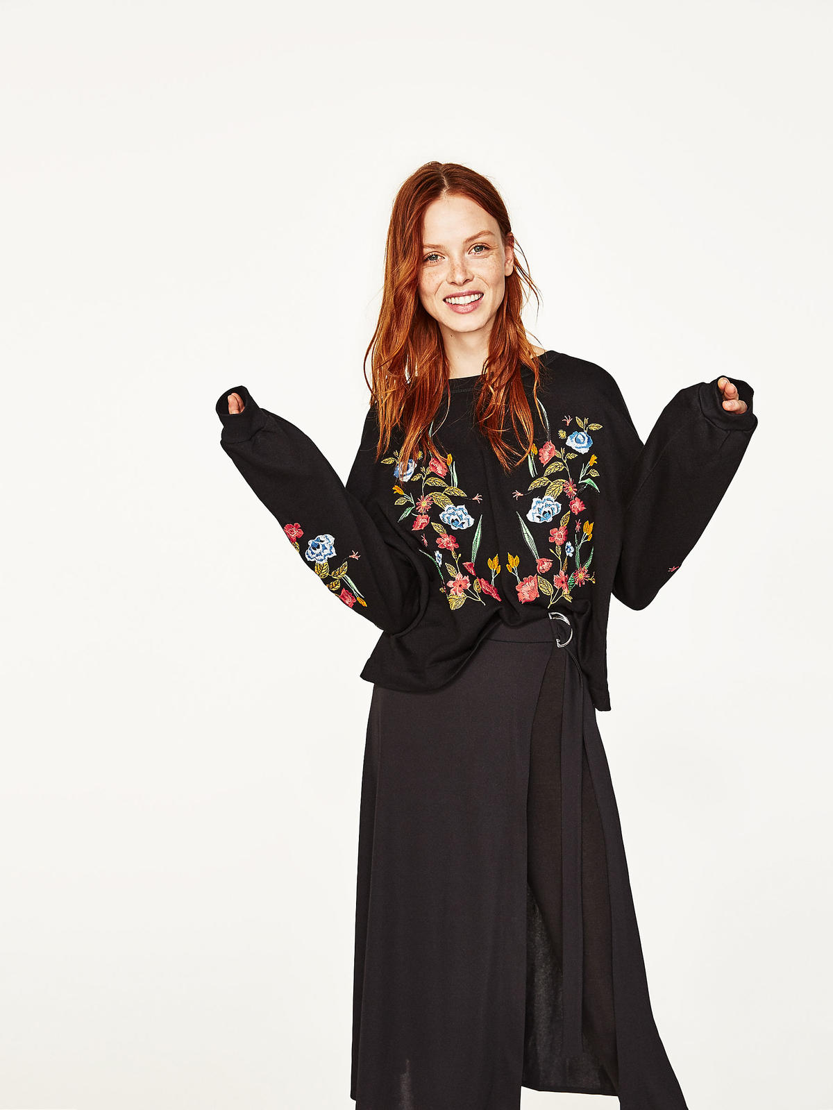 Bluza z haftem w kwiaty - Zara - 199 zł