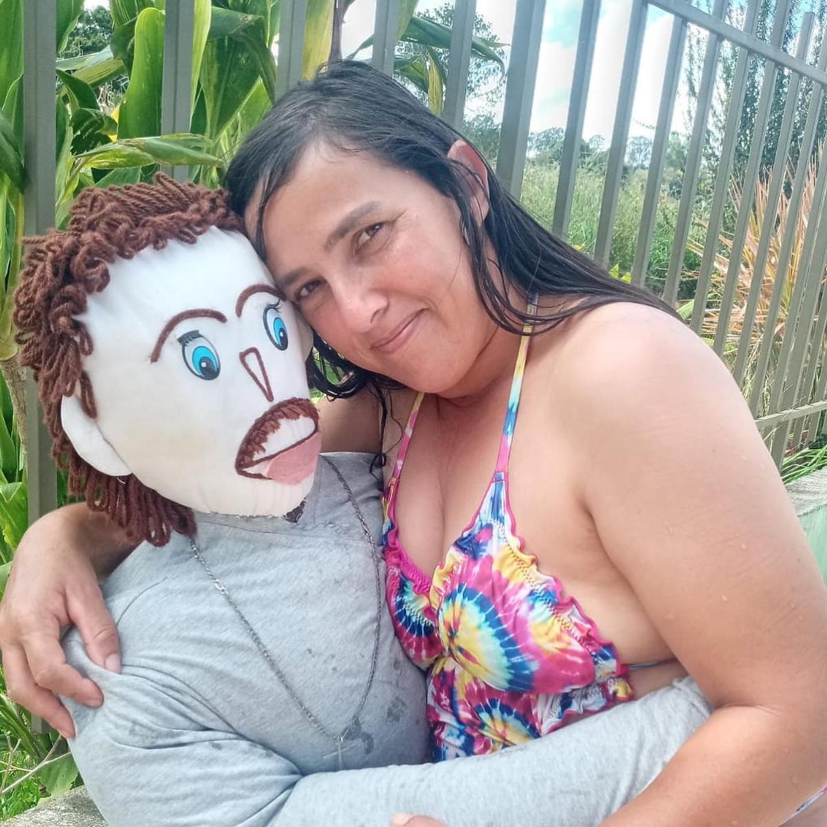 37-latka z Brazylii poślubiła szmacianą kukłę