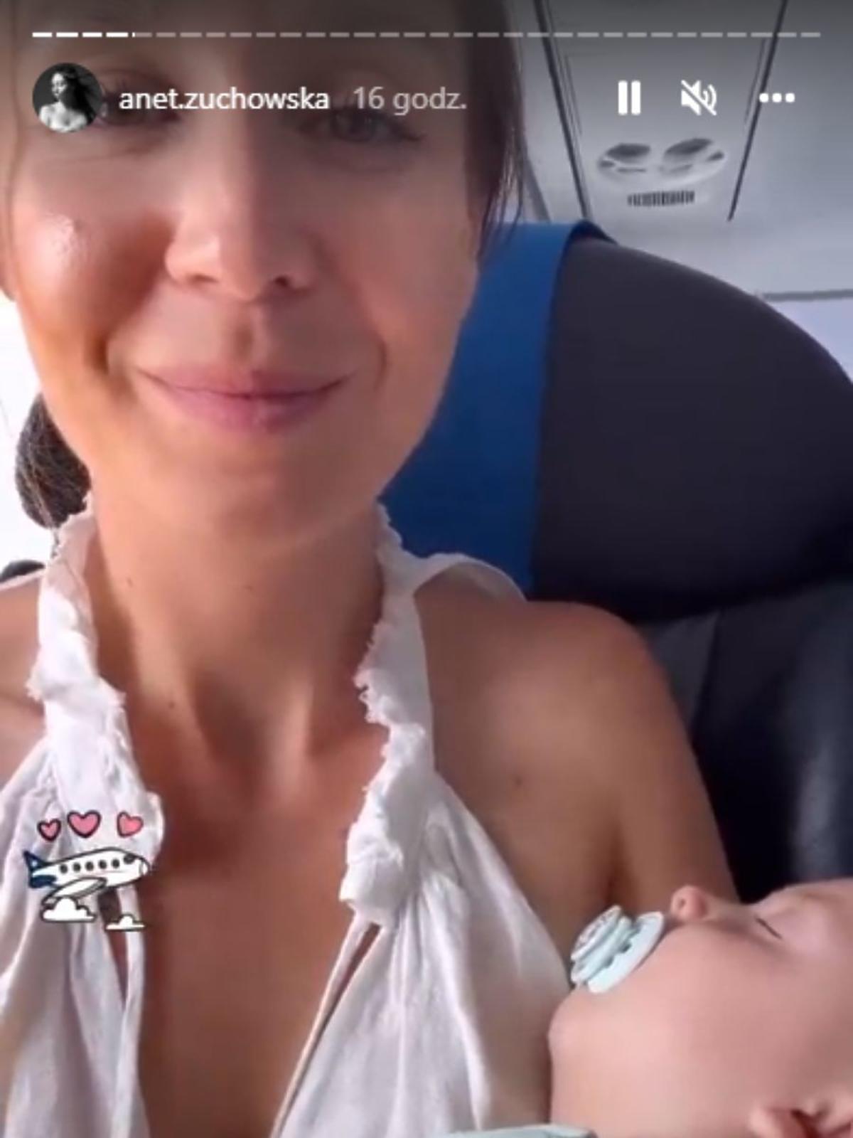 Aneta z synkiem w samolocie do Turcji