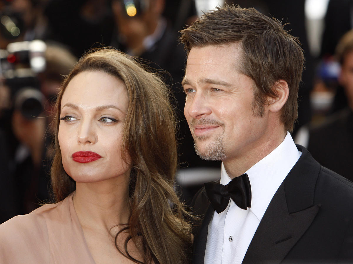 angelina jolie i brad pitt na czerwonym dywanie wspólne zdjęcie