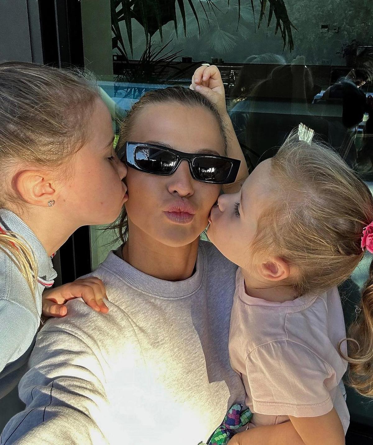 Ania Lewandowska z córkami