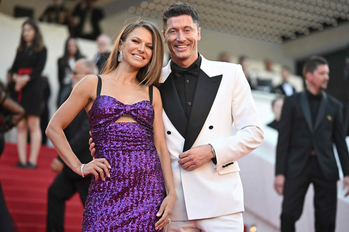 Anna Lewandowska i Robert Lewandowski na czerwonym dywanie w Cannes 2022