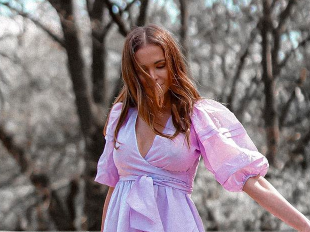 Anna Wendzikowska w modnej liliowej sukience z Reserved