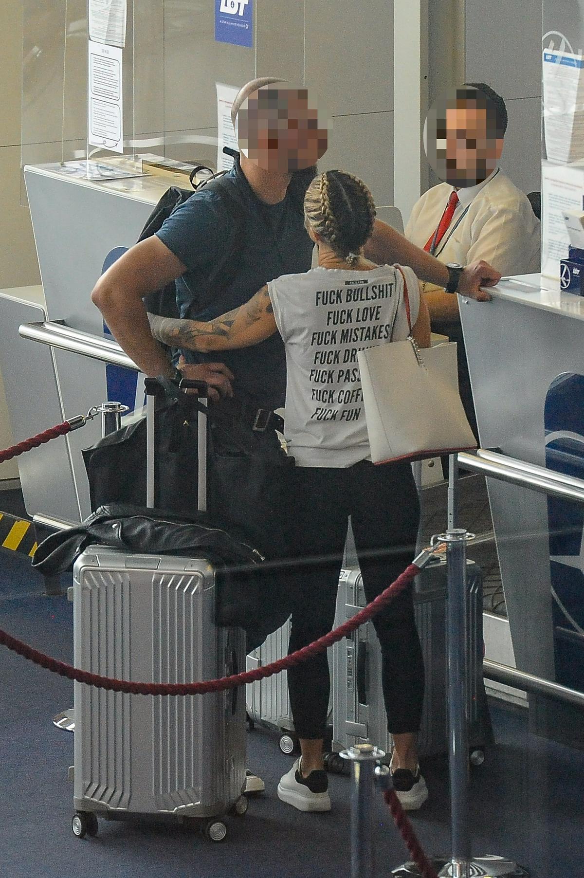 Blanka Lipińska na lotnisku z nowym partnerem