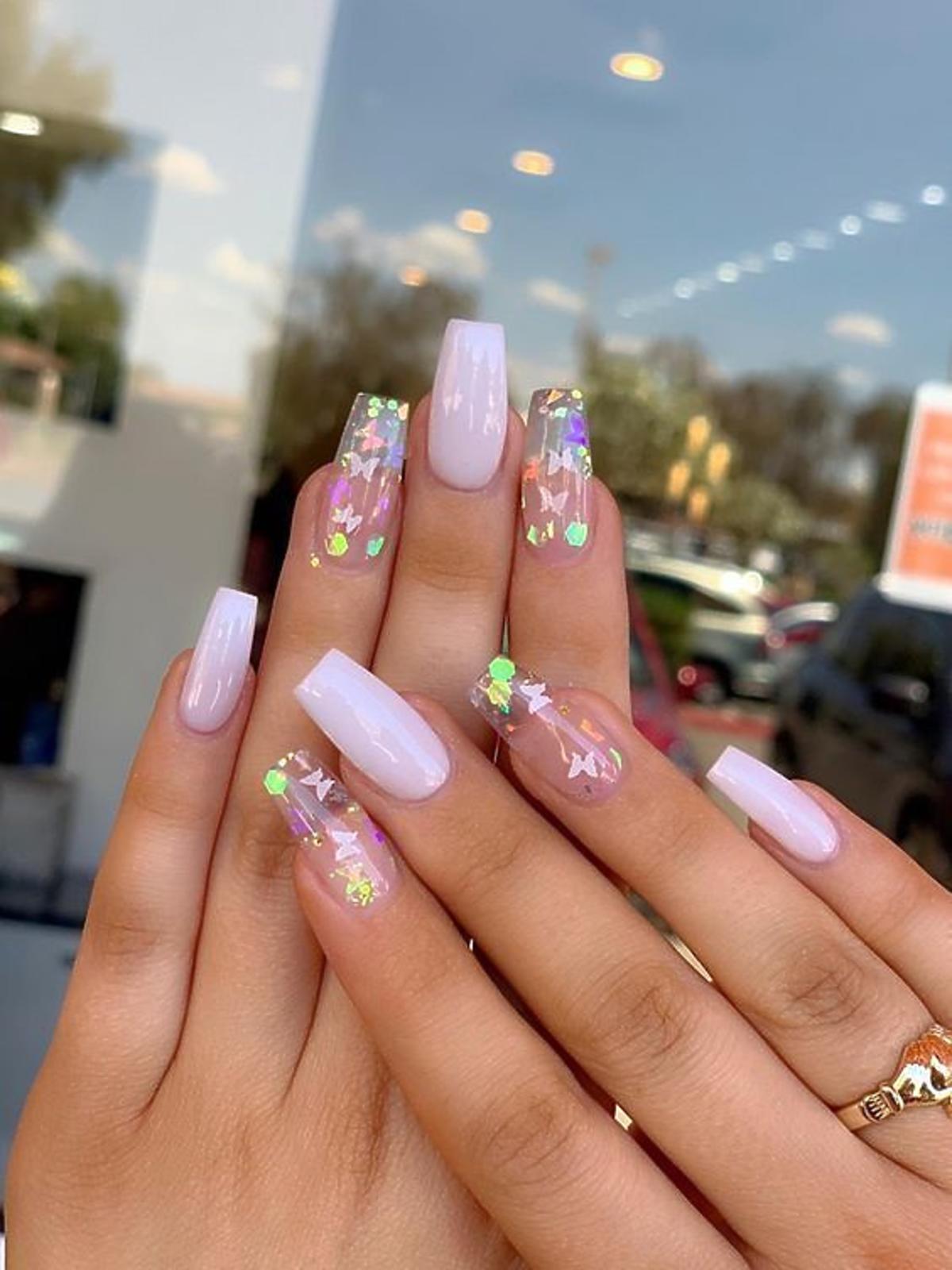 brokatowy manicure