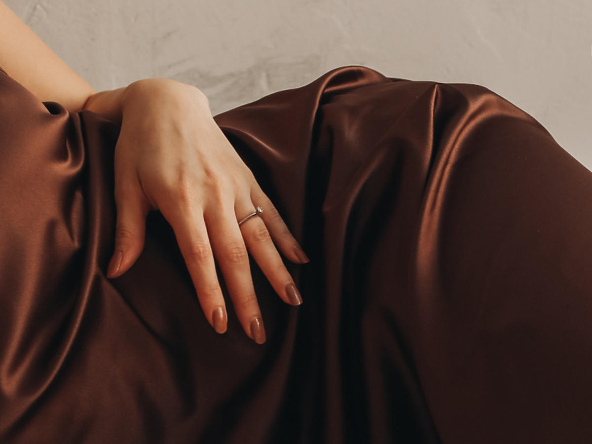 Brown French Tip to modny manicure na jesień 2022