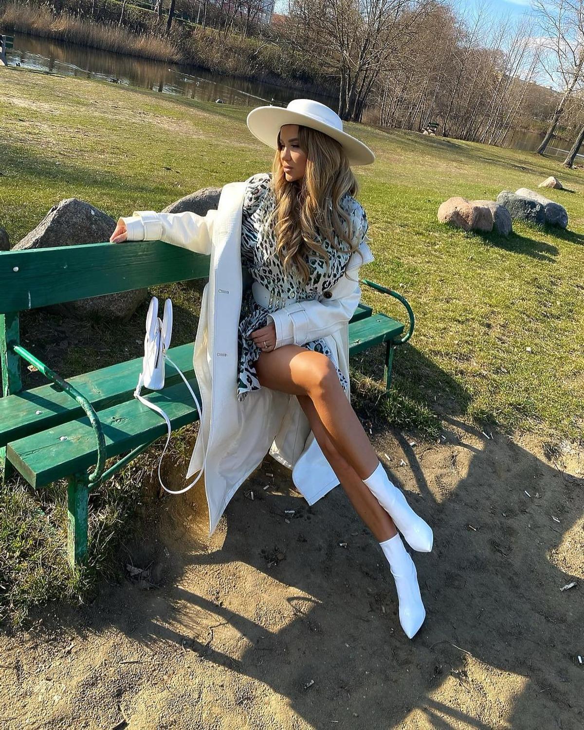 Buty Izy Macudzińsikej z „Królowych życia” wywołały burzę na Instagramie! Ten kontrowersyjny model po latach wraca do łask