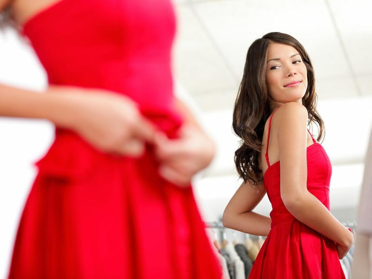 Czerwona sukienka - stylizacja