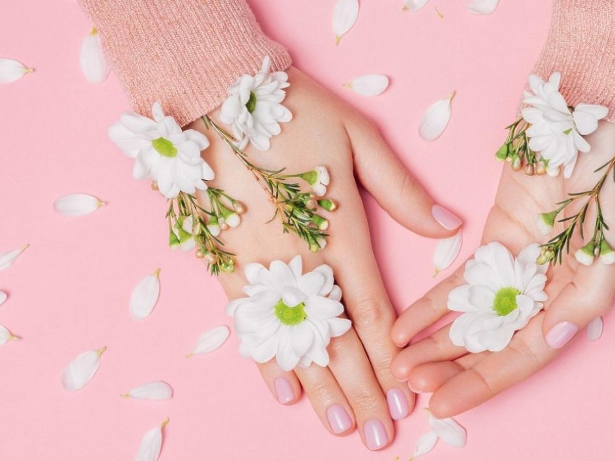 dried flower nails - zdobienie paznokci suszonymi kwiatkami