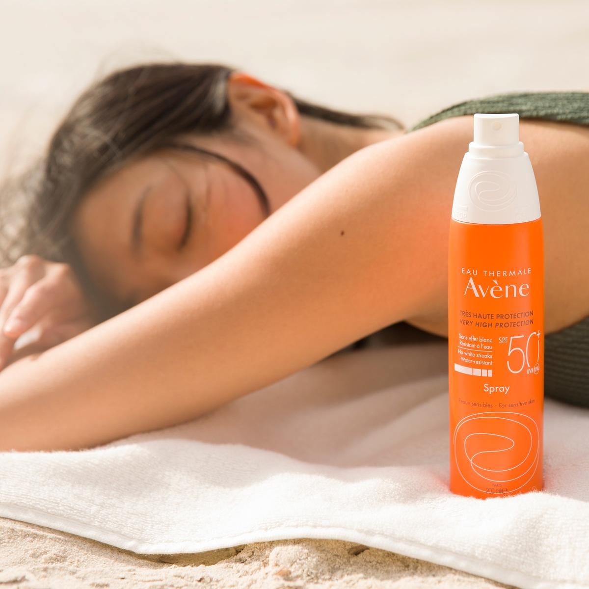 Eau Thermale Avène Bardzo wysoka ochrona przeciwsłoneczna Spray SPF 50+