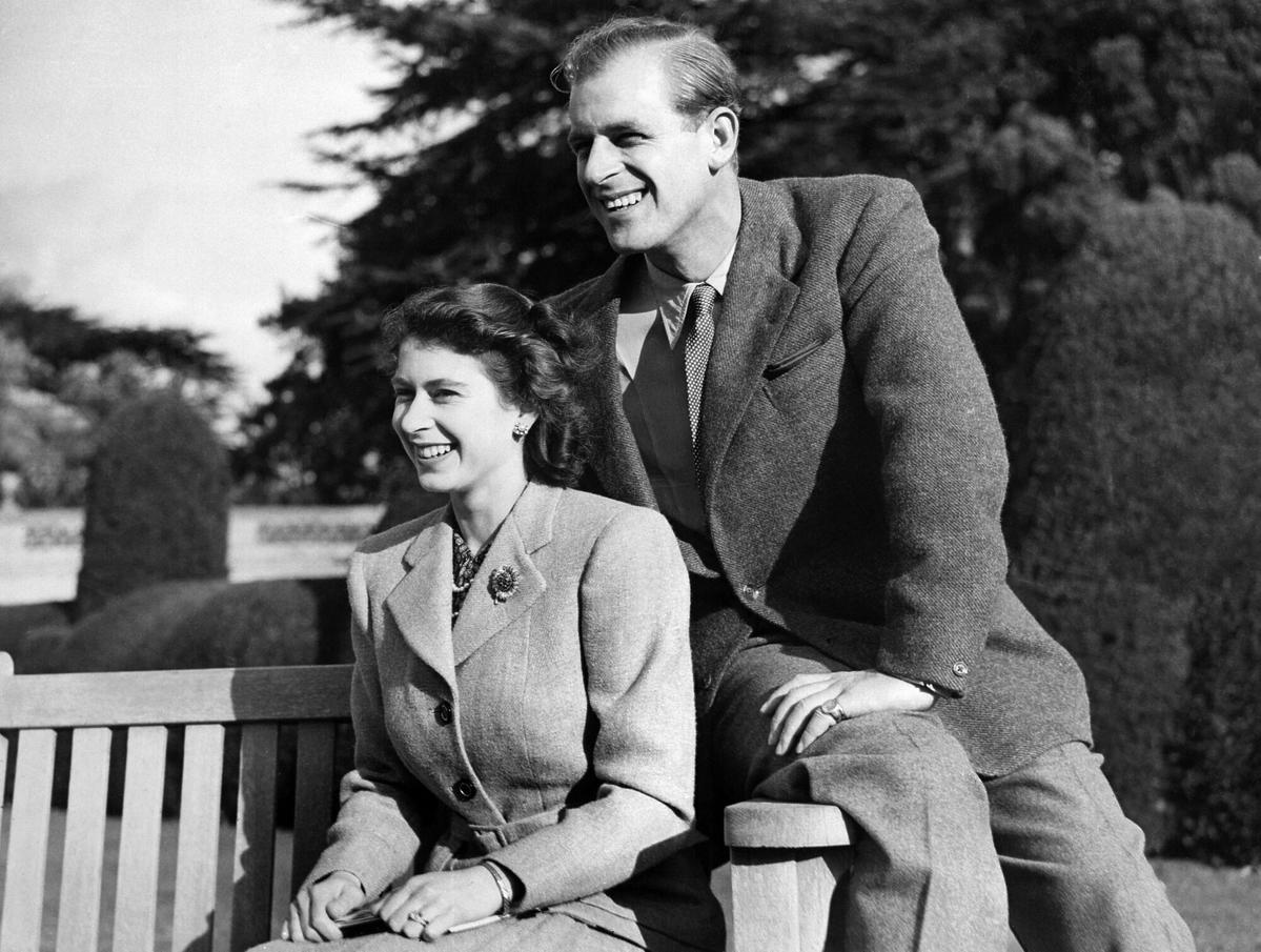 Elżbieta II i książę Filip podczas miesiąca miodowego, 25 listopada 1947 w posiadłości Broadlands w Hampshire