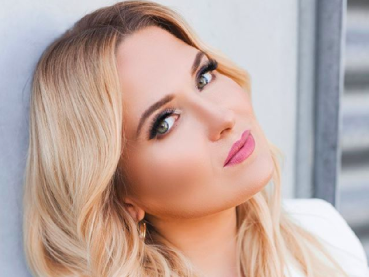 Gosia Andrzejewicz ma nową fryzurę! Zdjęła doczepy i rozjaśniła włosy