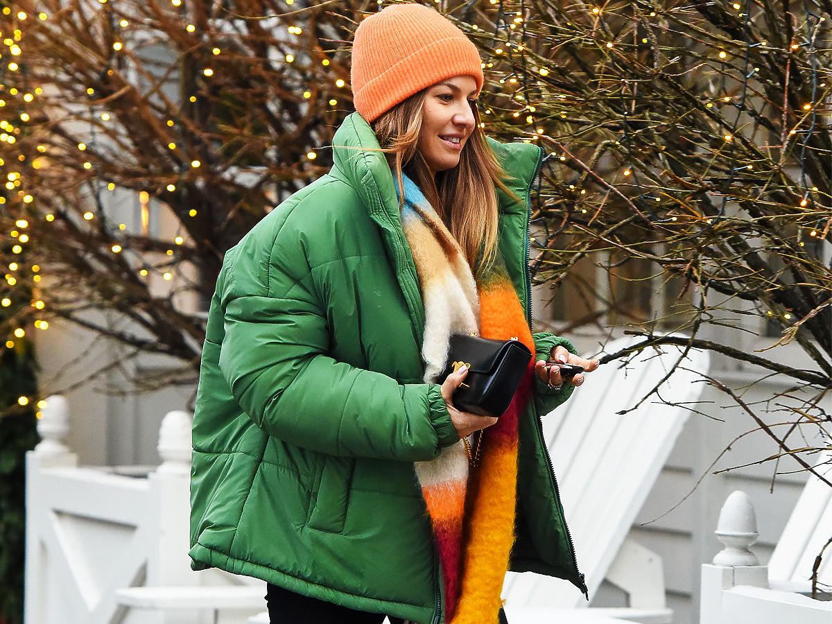 Instagram oszalał na punkcie puchowej kurtki z Reserved! Ania Lewandowska ma niemal taki sam model