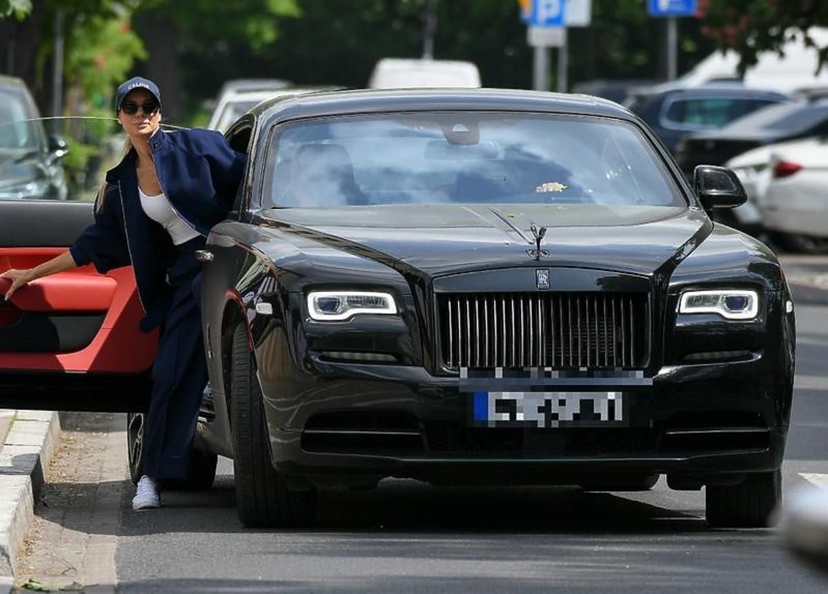 Izabela Janachowska i samochód wart 2 miliony