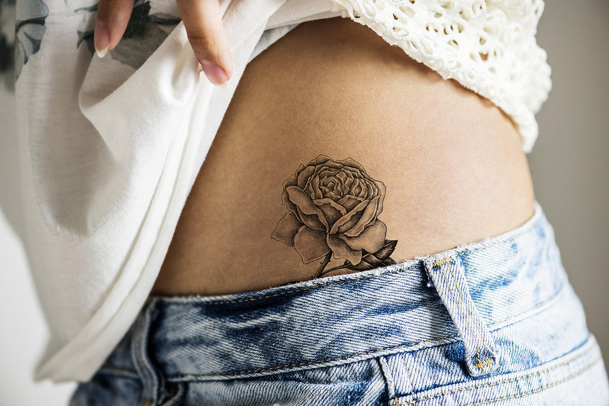 Jak dbać o świeży tatuaż? 