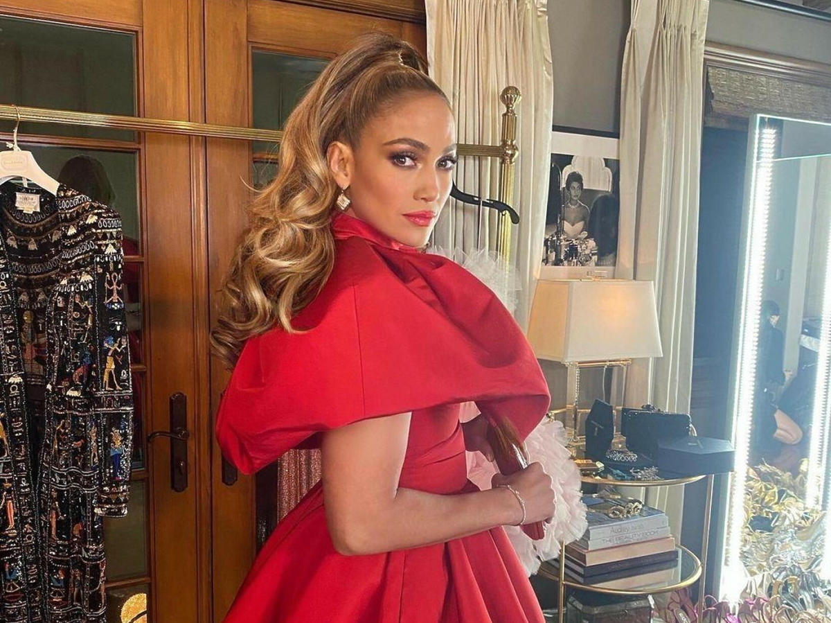 Jennifer Lopez - modna fryzura na sylwestra