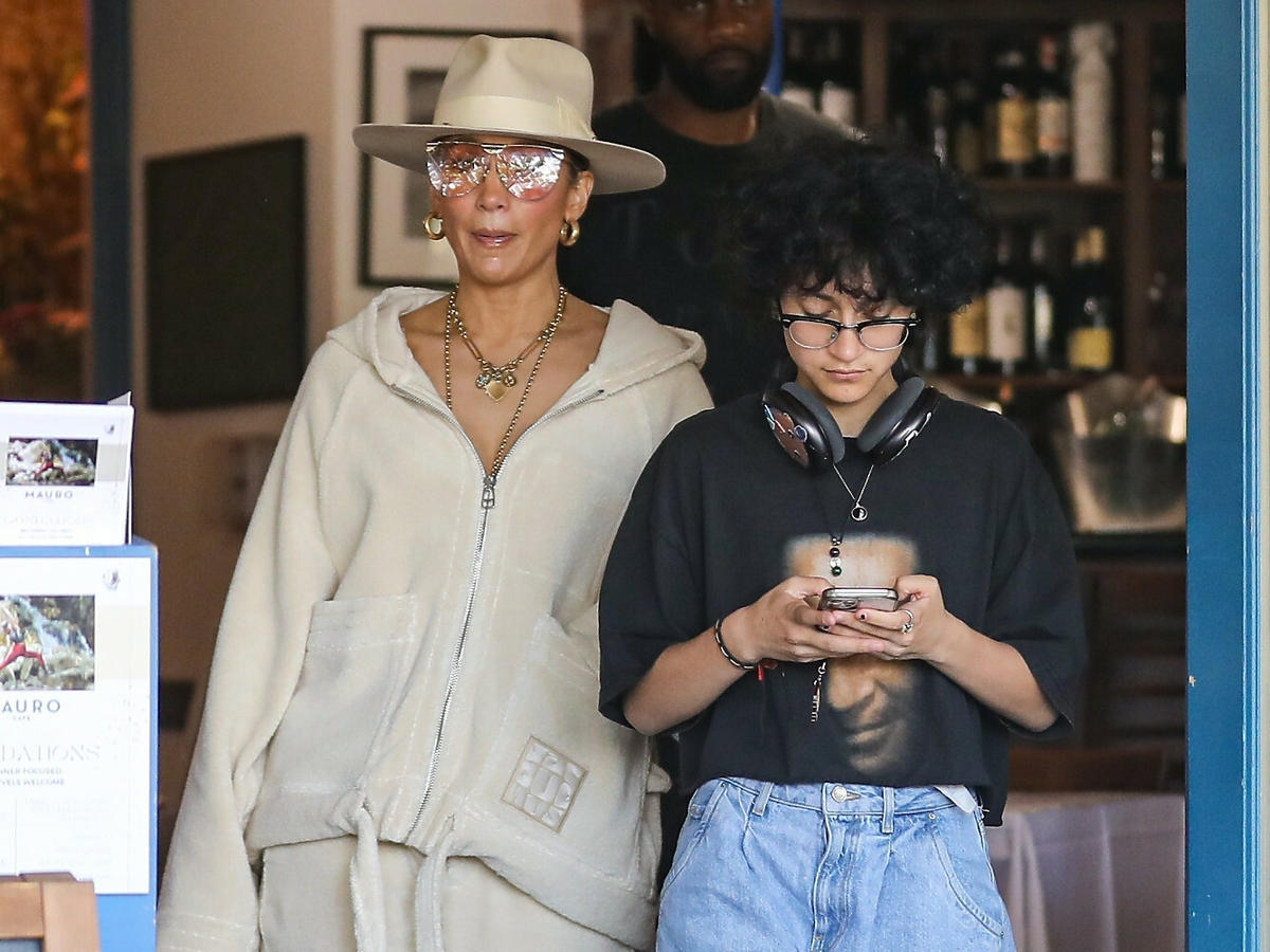 Jennifer Lopez z córką Emme w restauracji 