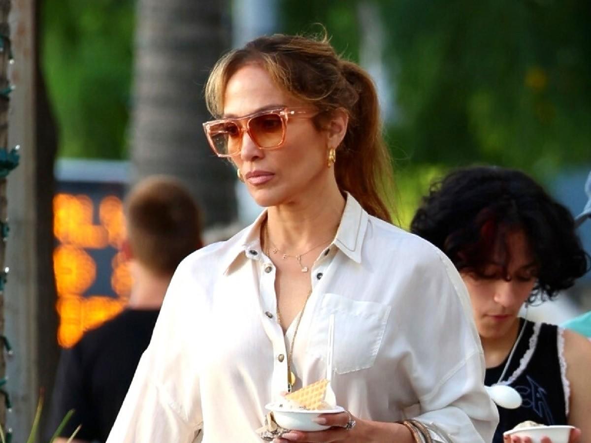 Jennifer Lopez z torebką z milion złotych