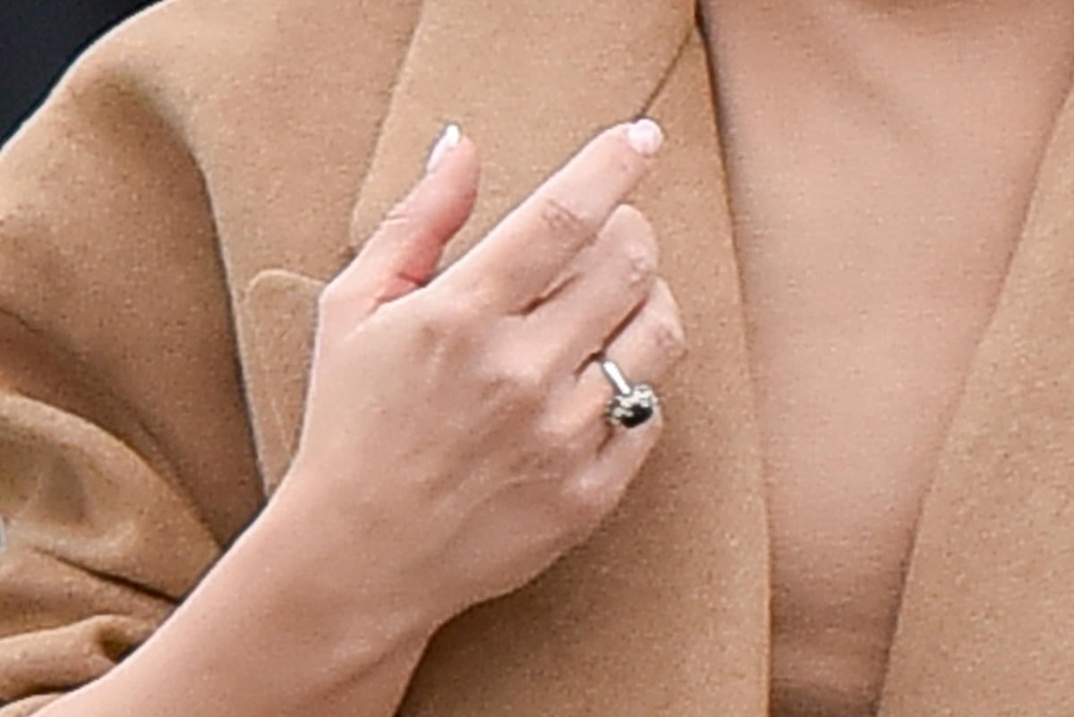 Katarzyna Cichopek z lśniącym pierścionkiem na palcu