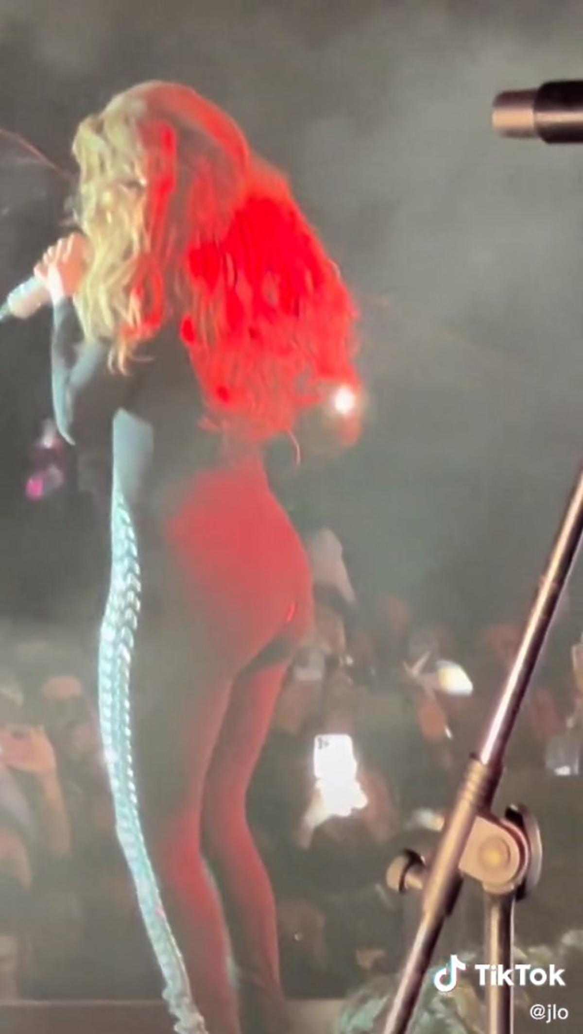 Kostium Jennifer Lopez pękł podczas koncertu