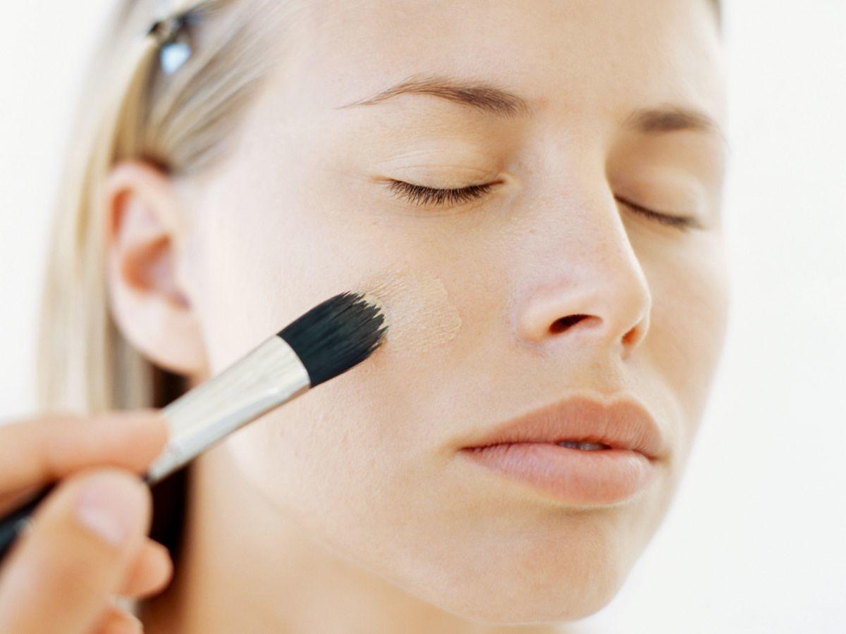 Krem CC z apteki z SPF 30 i kwasem hialuronowym kryje jak podkład i nawilża jak serum! Jest lekki i trzyma się 9 godzin 