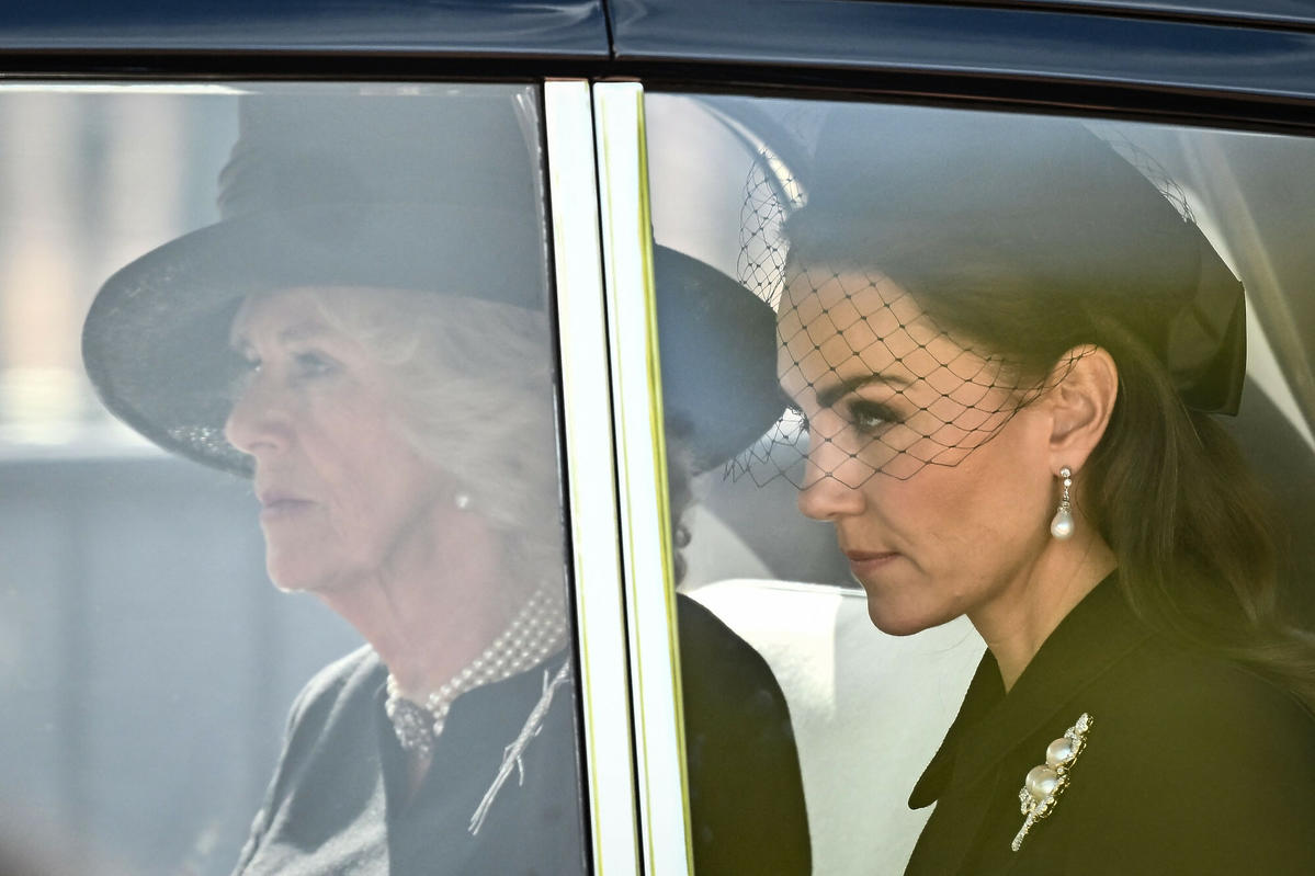 Królowa Camilla i księżna Kate