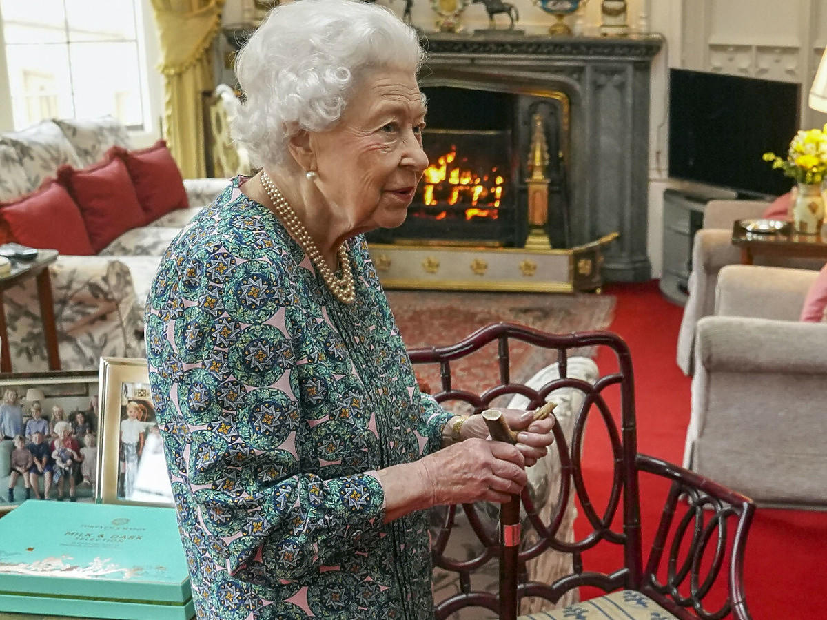 Królowa Elżbieta II abdykuje w ostateczności