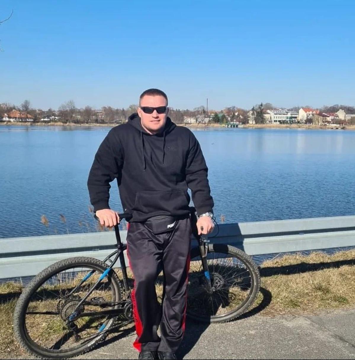 Krzysztof Radzikowski z Gogglebox schudł 30 kilogramów