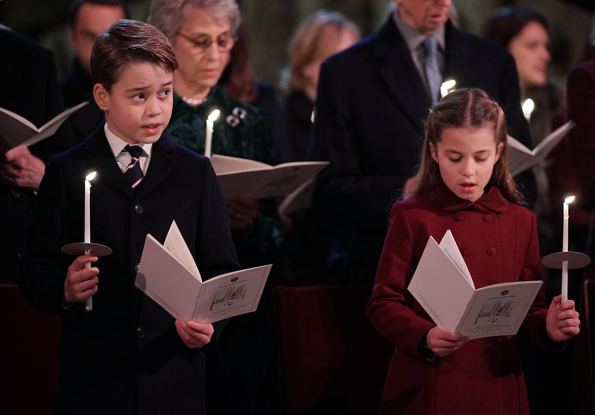 Książę George i księżniczka Charlotte na bożonarodzeniowym koncercie 2022