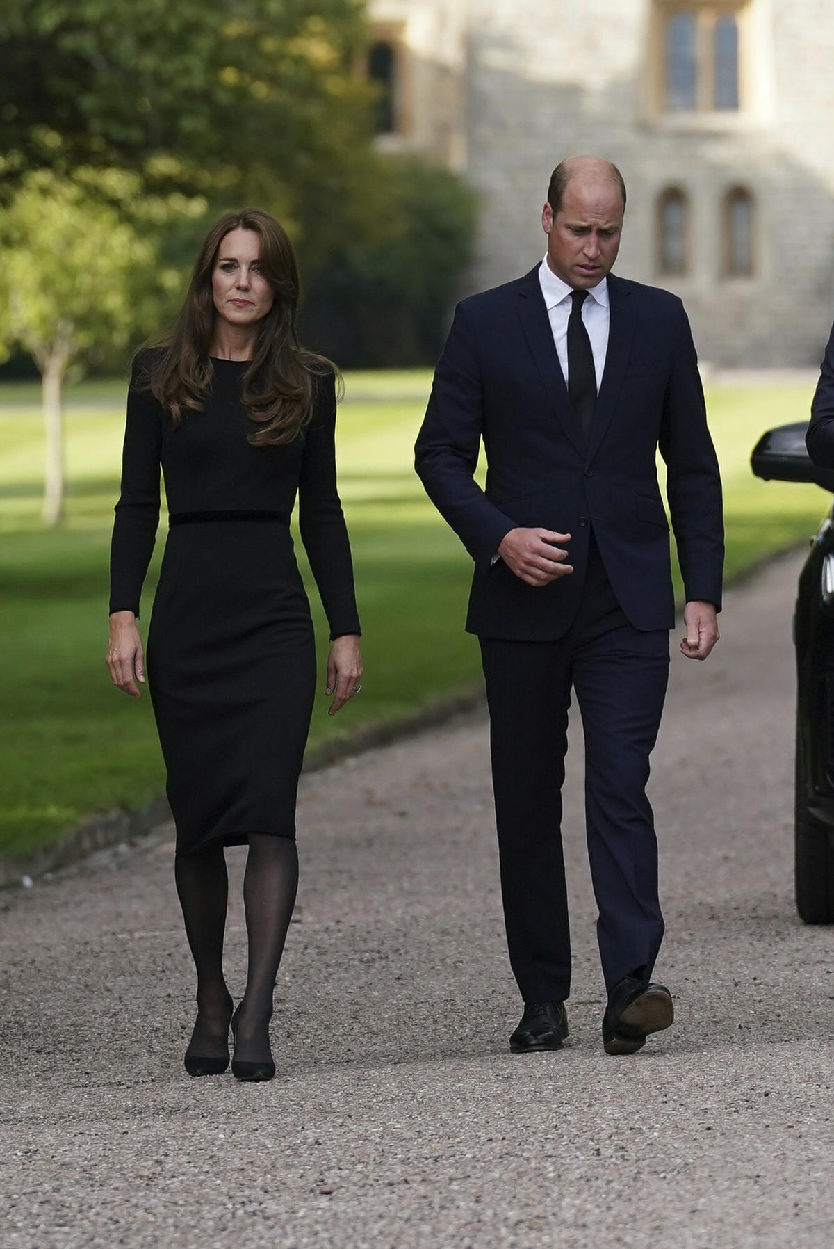 Książę William i księżna Kate pod zamkiem Windsor