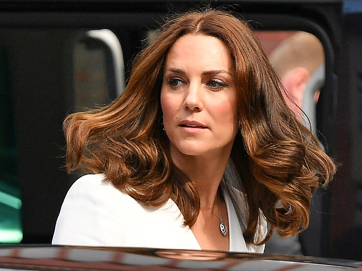 księżna kate middleton włosy rozpuszczone