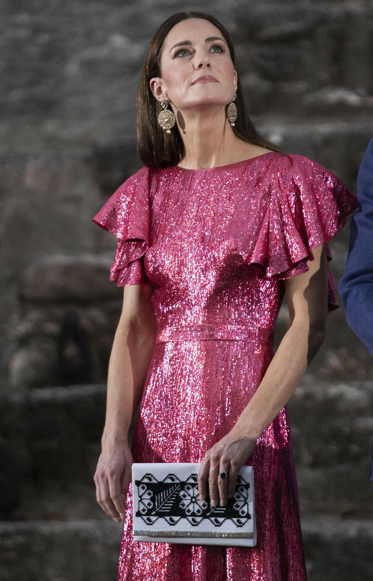 Księżna Kate podczas wizyty w Belize w sukni The Vampire's Wife